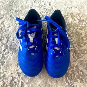 Kids soccer cleats
